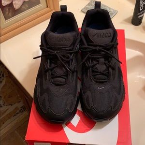 Nike air max 200 black out men size 8.5